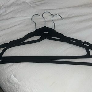 50 Black velvet hangers
